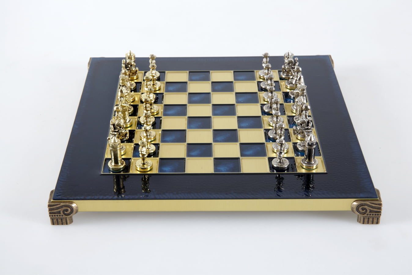 Pequeno Jogo de Xadrez Bizantino com Peças em Metal Dourado e Prateado, Tabuleiro em Metal e Caixa de Arrumação - Image 35