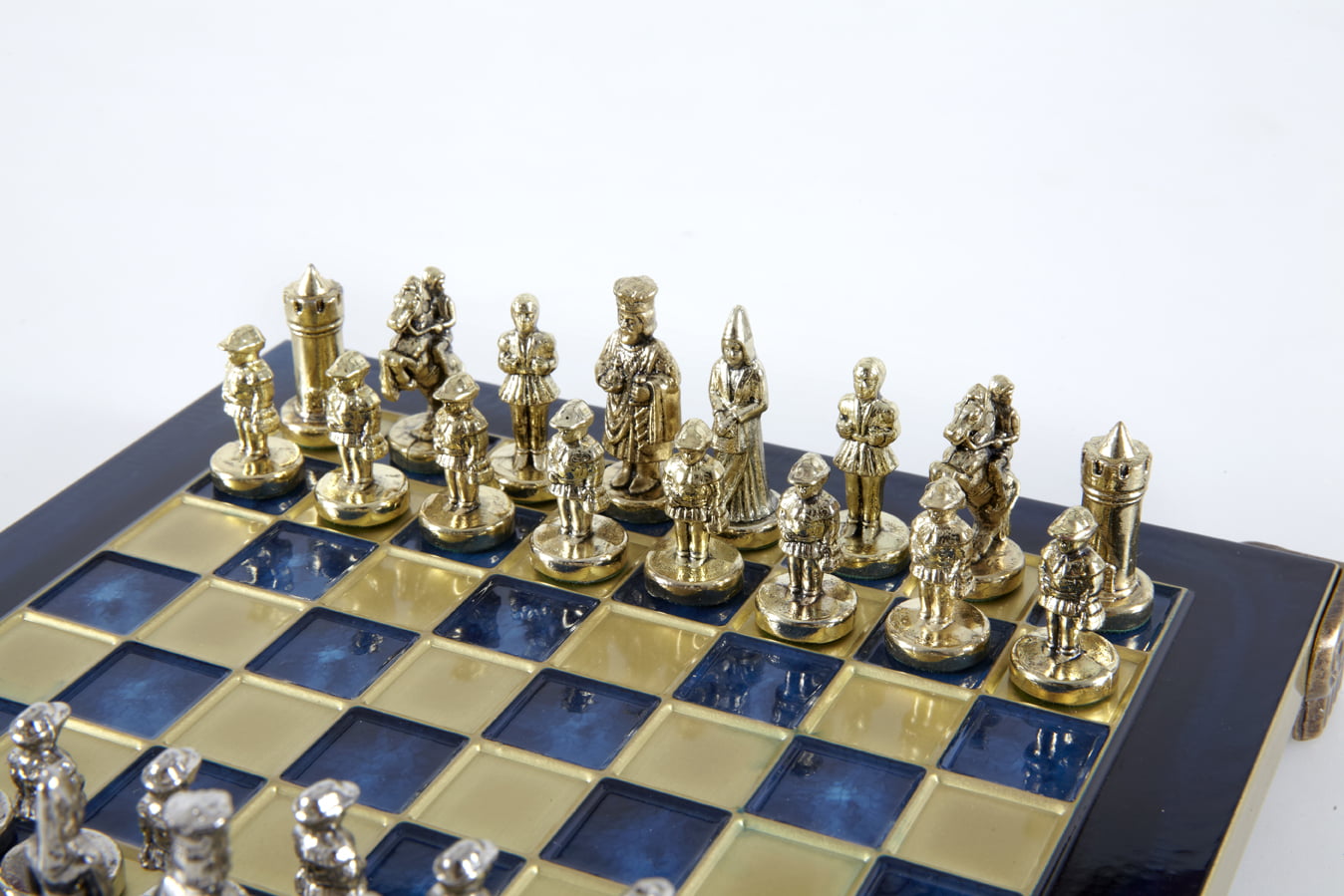 Pequeno Jogo de Xadrez Bizantino com Peças em Metal Dourado e Prateado, Tabuleiro em Metal e Caixa de Arrumação - Image 42