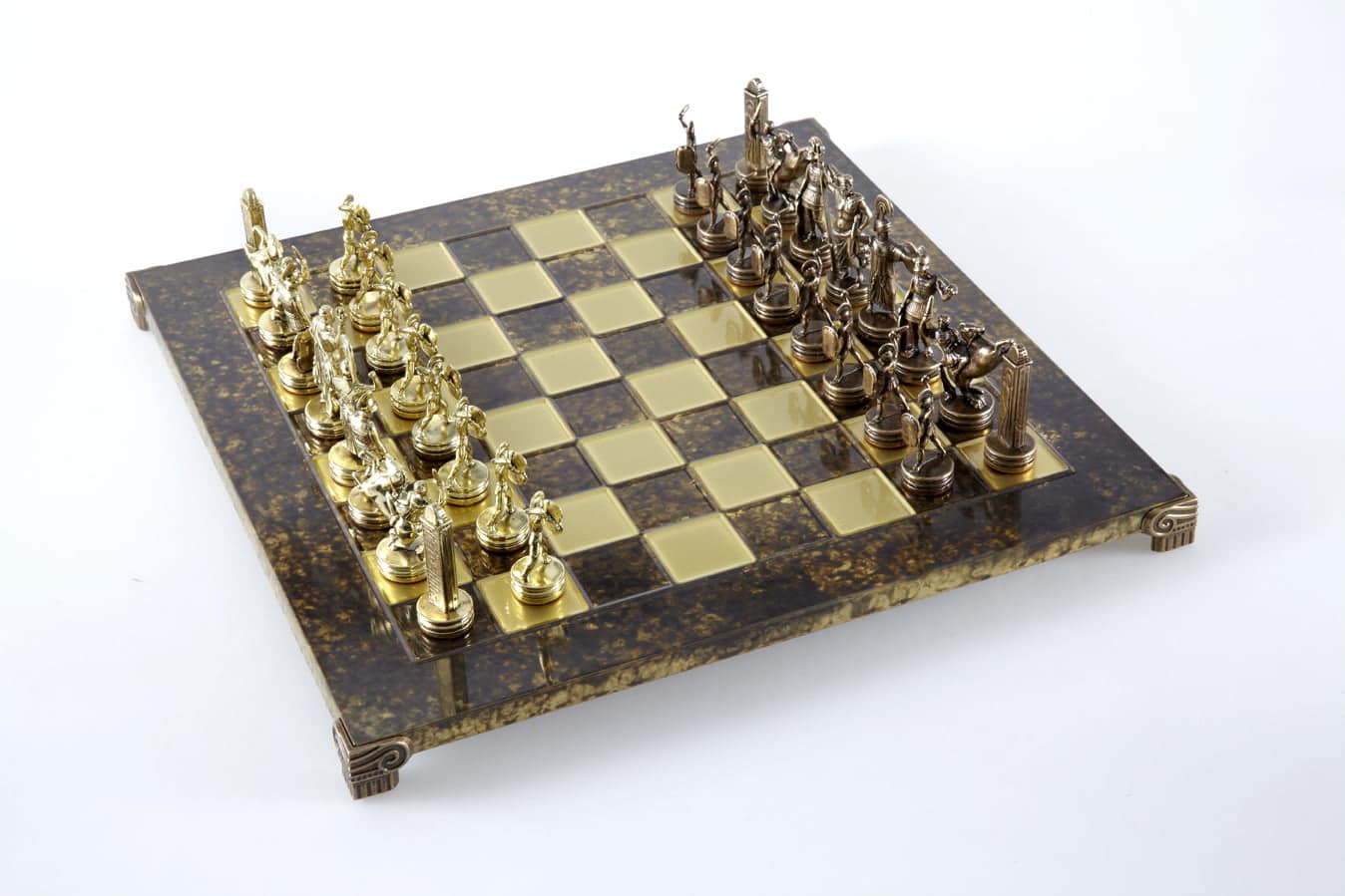 Jogo de Xadrez Mitologia Grega com Peças Douradas e Castanhas - Tabuleiro de Metal 36 x 36 cm - Image 9