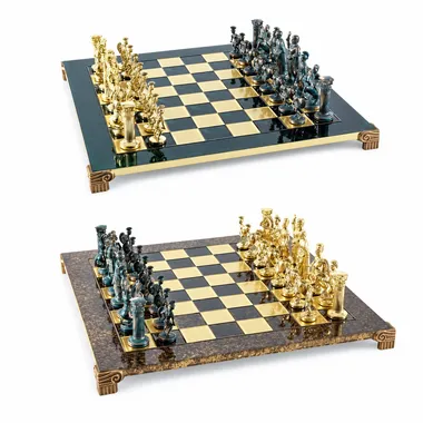 Jogo de xadrez greco-romano, peças verdes e douradas, duas cores de tabuleiro