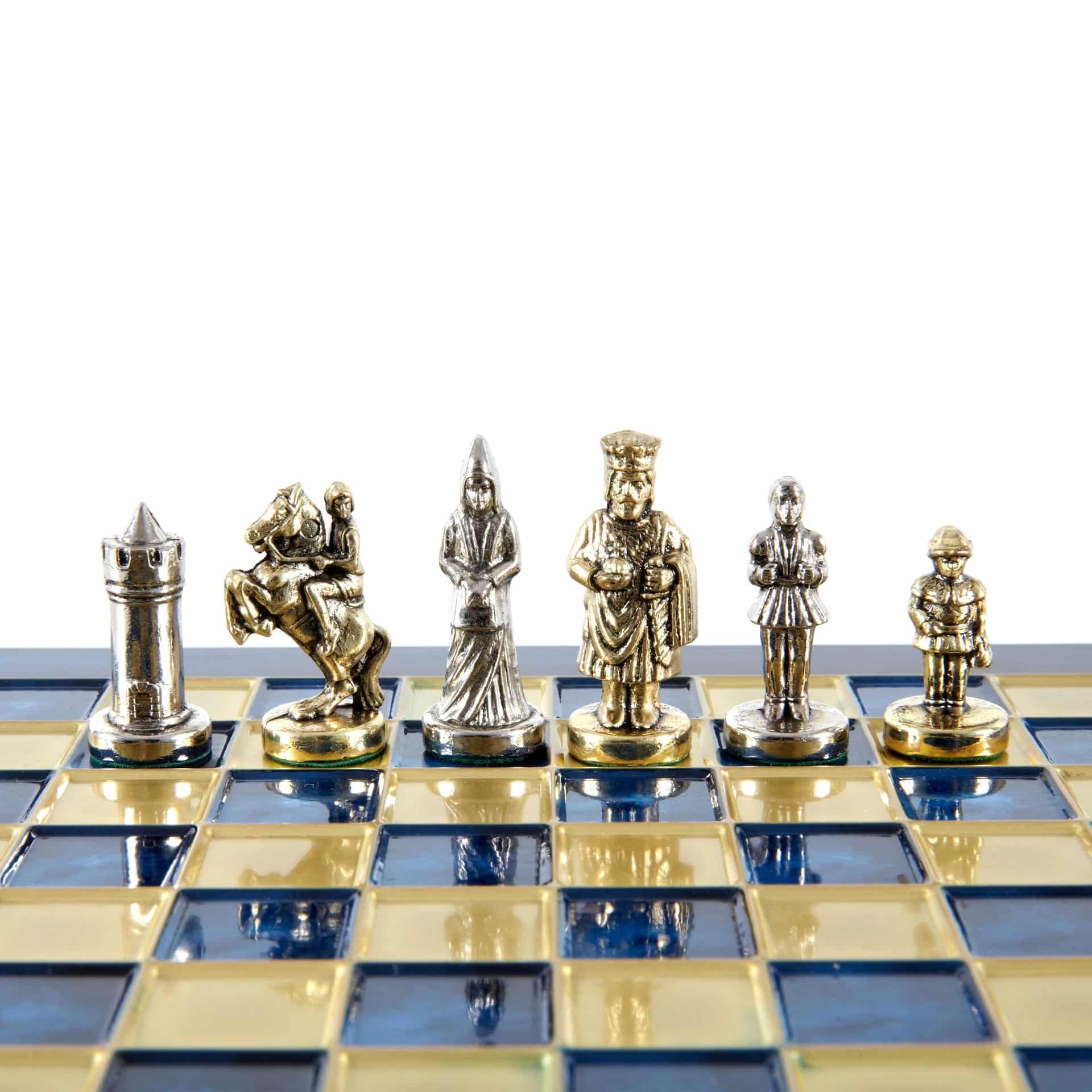 Pequeno Jogo de Xadrez Bizantino com Peças em Metal Dourado e Prateado, Tabuleiro em Metal e Caixa de Arrumação - Image 33