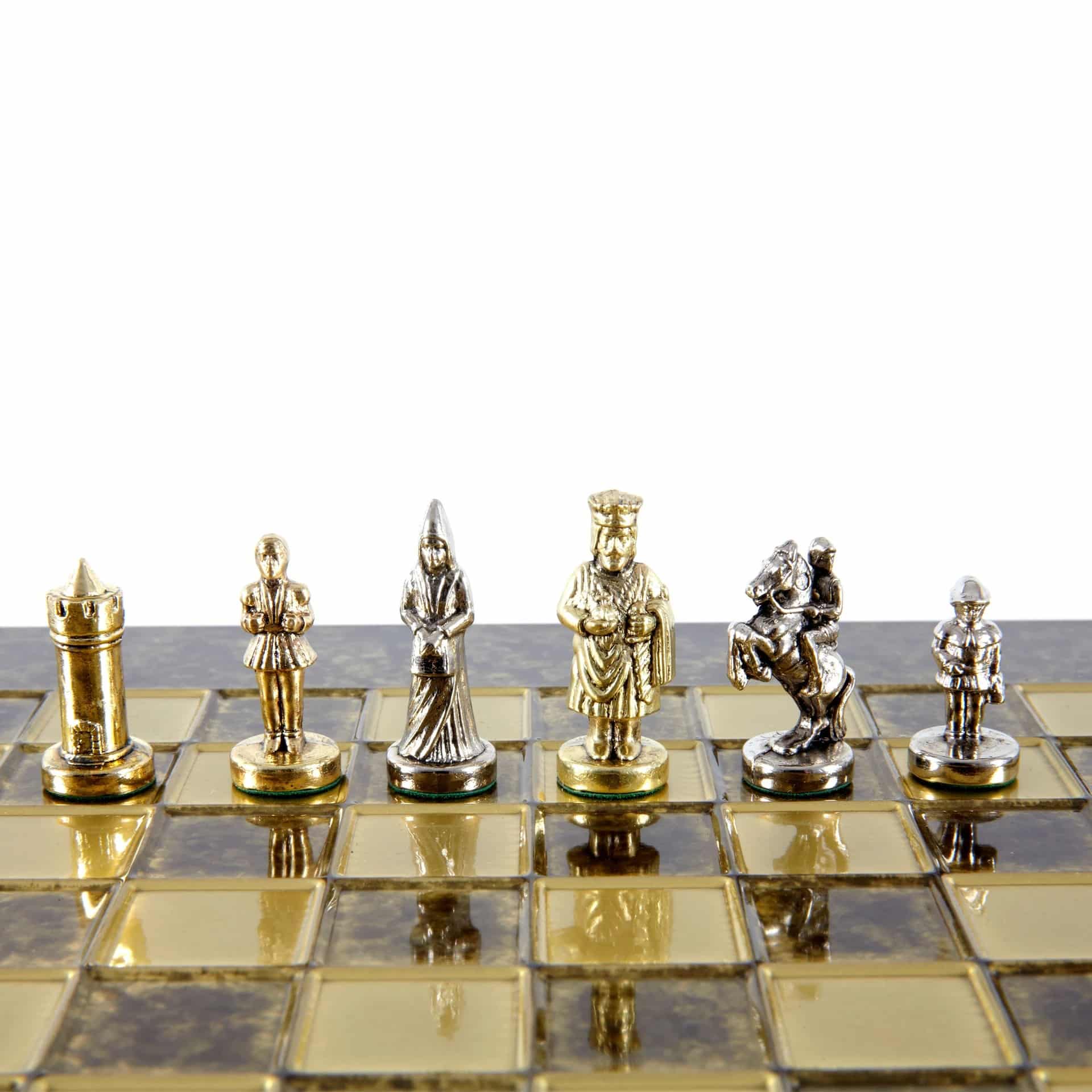 Pequeno Jogo de Xadrez Bizantino com Peças em Metal Dourado e Prateado, Tabuleiro em Metal e Caixa de Arrumação - Image 28
