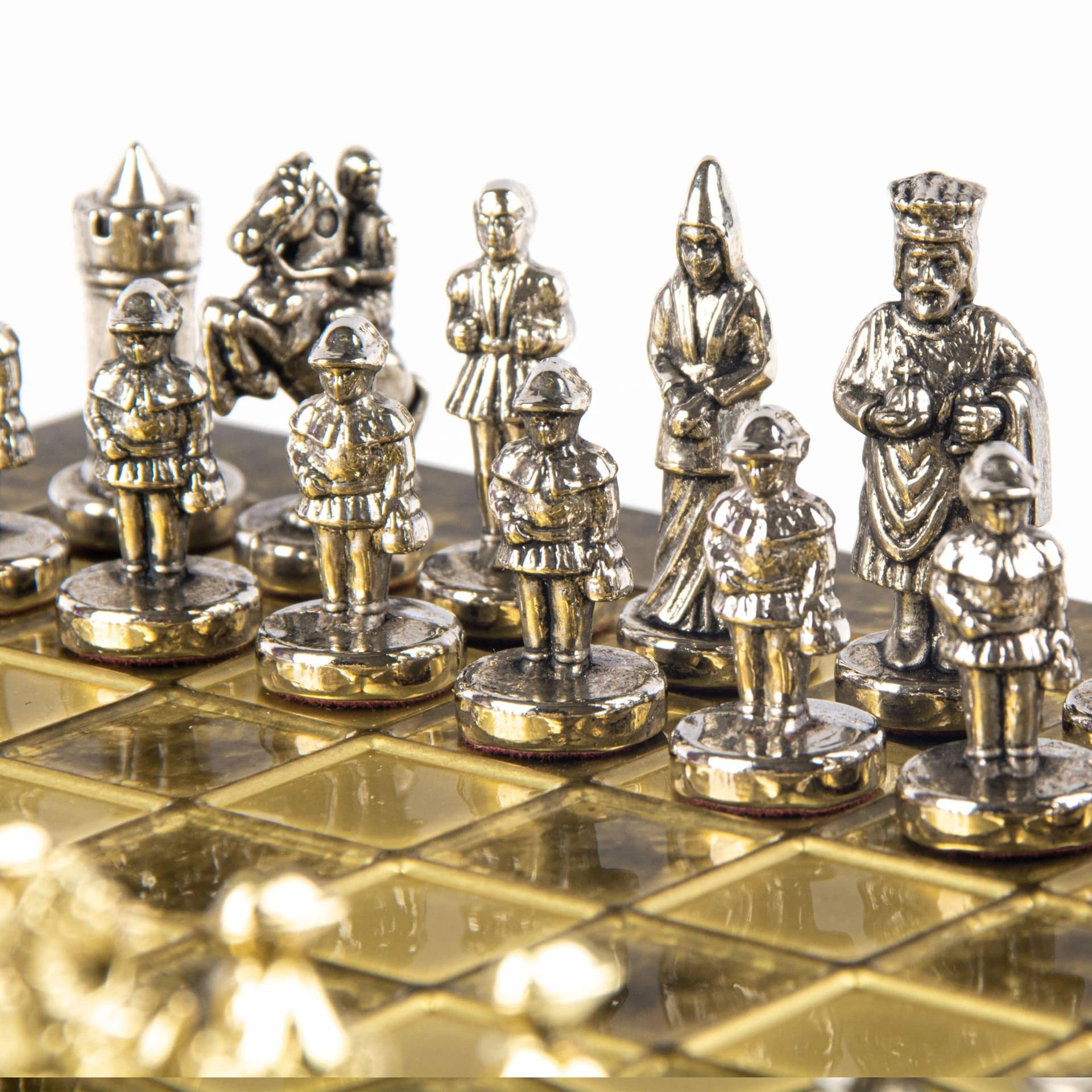 Pequeno Jogo de Xadrez Bizantino com Peças em Metal Dourado e Prateado, Tabuleiro em Metal e Caixa de Arrumação - Image 26