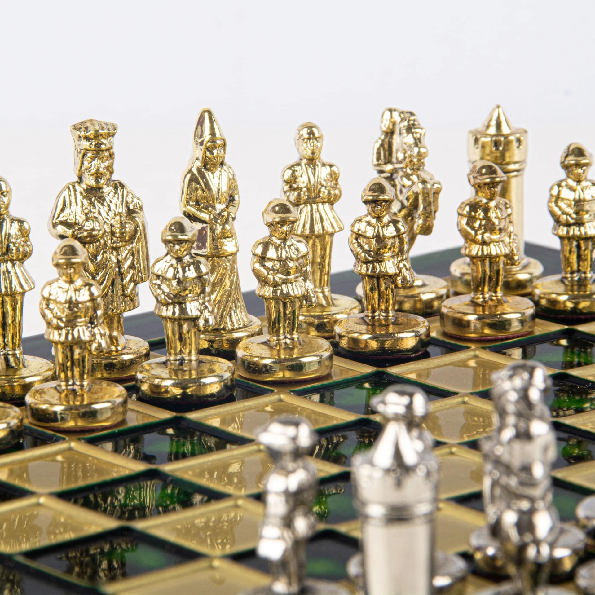 Pequeno Jogo de Xadrez Bizantino com Peças em Metal Dourado e Prateado, Tabuleiro em Metal e Caixa de Arrumação - Image 22