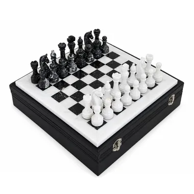 Pequeno Jogo de Xadrez em Mármore Branco e Preto 30 x 30 cm