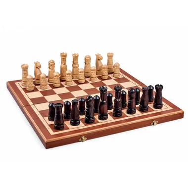 Jogo de xadrez Château II colocado no tabuleiro de madeira dobrável