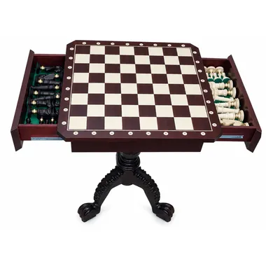 Mesa de xadrez aberta, mostrando gavetas laterais cheias de peças
