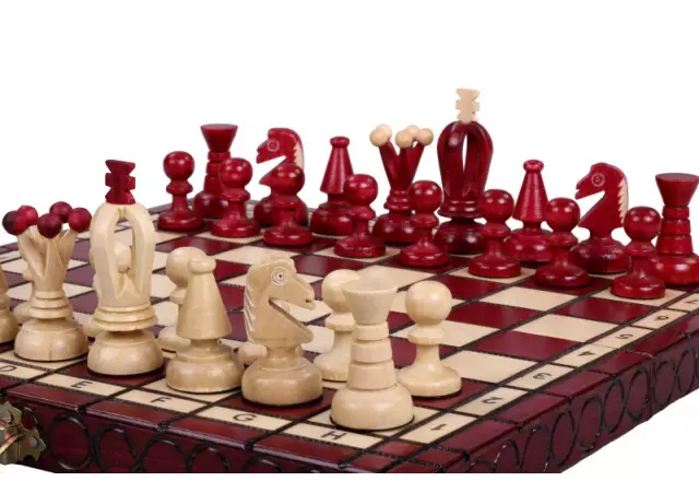 Petit Ensemble de Jeu d’Echecs Rouge et Ivoire Pliable en Bois