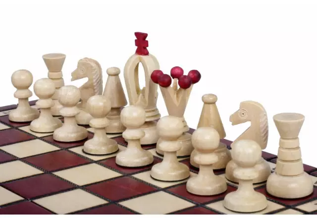 Petit Ensemble de Jeu d’Echecs Rouge et Ivoire Pliable en Bois
