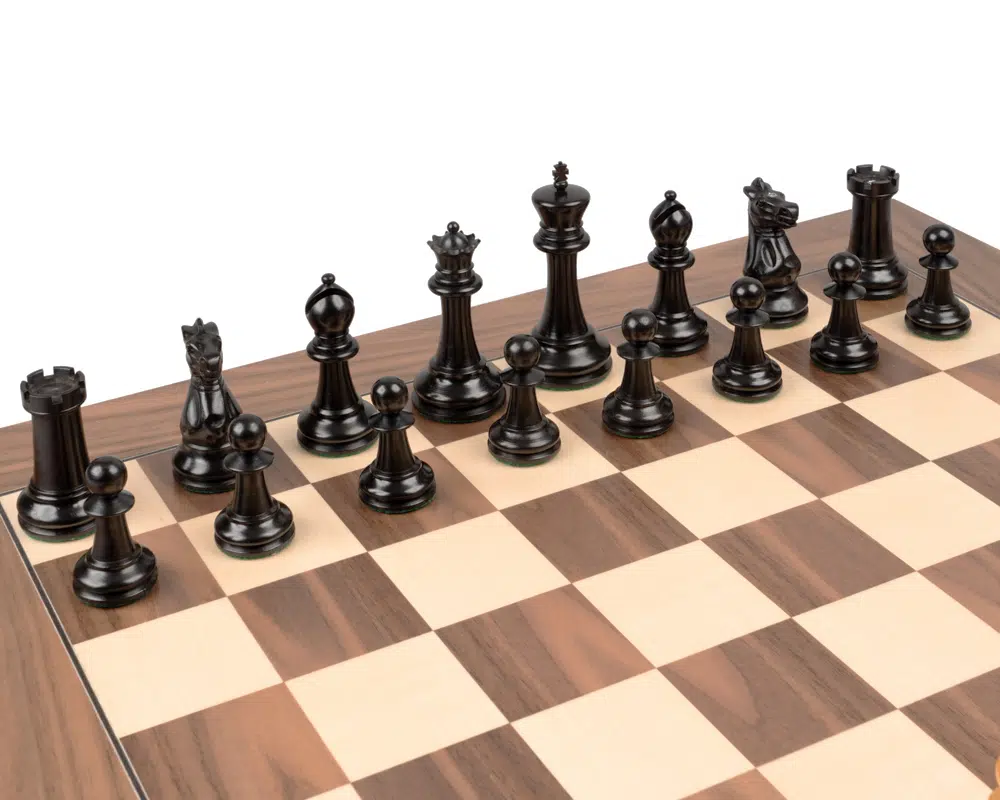 Jeu d’Échecs Staunton 1869 de Luxe en Ébène et Noyer avec Échiquier en Noyer et Érable – Roi 10,16 cm