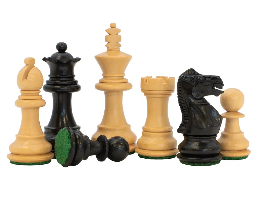 Pièces du jeu d'échecs Kingsclere, élégantes et raffinées