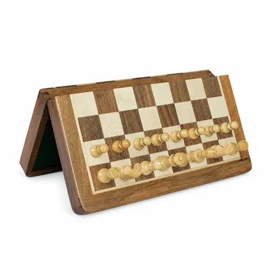 Jogo de xadrez em madeira com uma montagem simétrica, ideal para os apaixonados - Le Palais Des Echecs